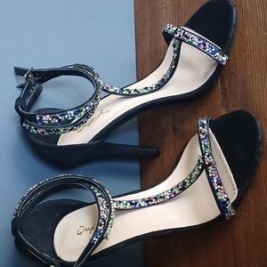 Qupid heeled sandals